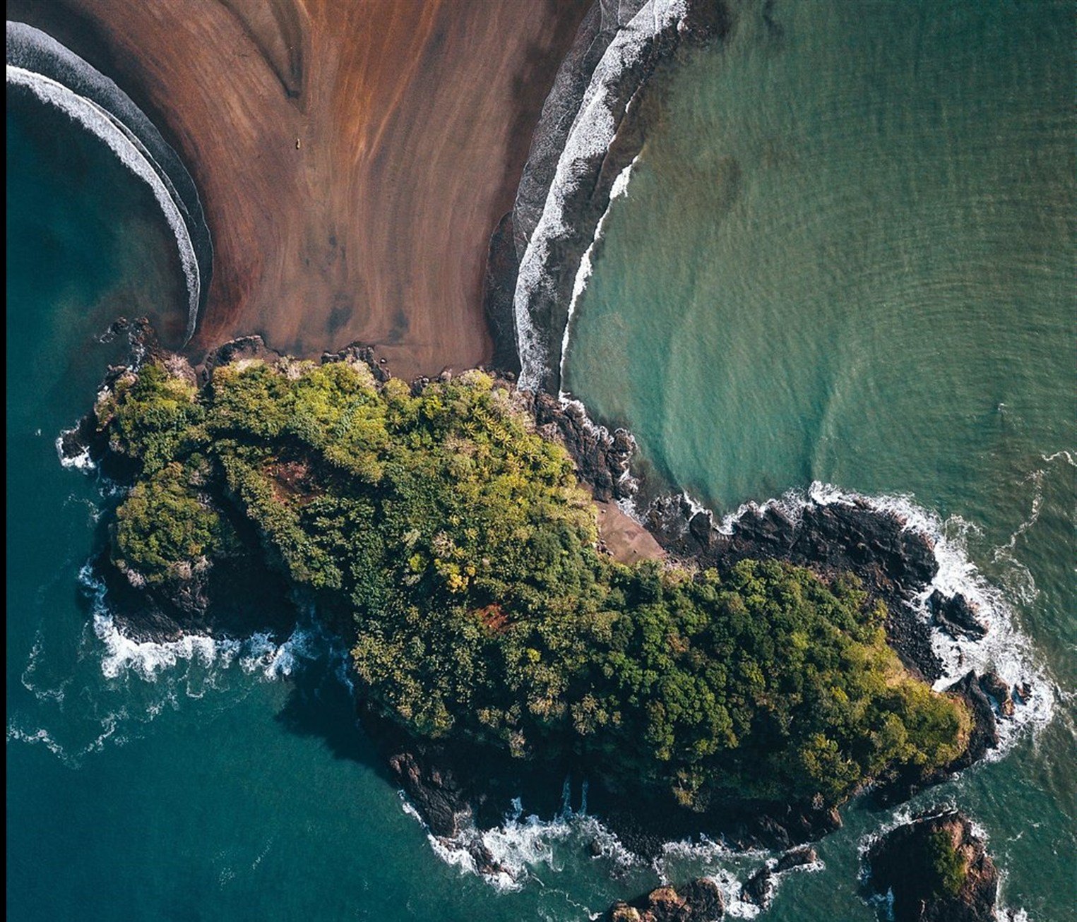 Vista aérea de la costa incluida en el dossier de Camino del Sol